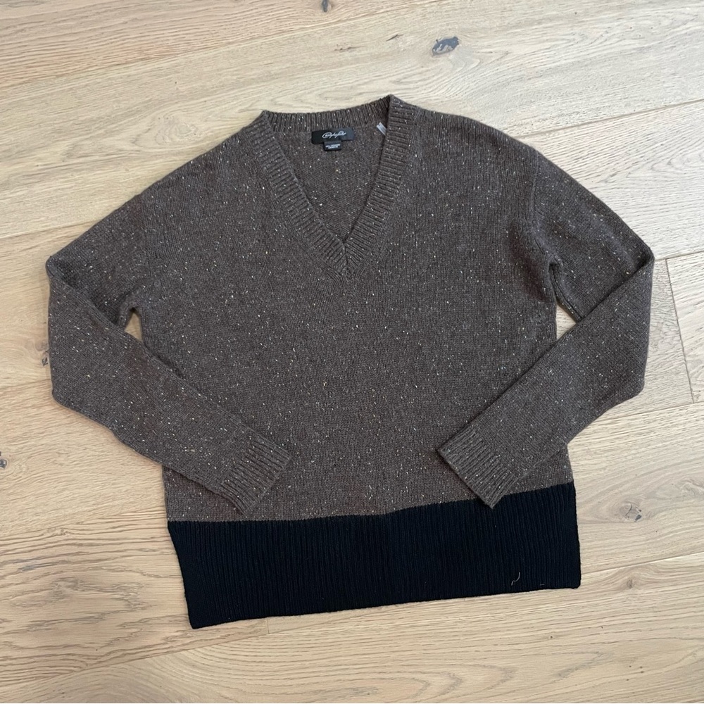 Christopher Fischer V-Neck Cashmere Sweater